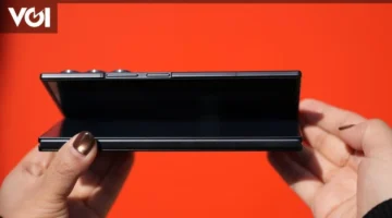 تصميم أوسع يتحدى أول هاتف ذكي قابل للطي في 2025